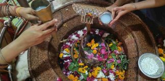 सावन के पवित्र महीने का आखिरी सोमवार आज, देशभर के शिव मंदिरों में श्रद्धालुओं की भारी भीड़, चारों ओर ‘बम-बम भोले’ की गूंज