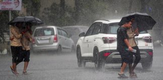 दिल्ली-NCR में झमाझम बारिश के बाद संडे हुआ ठंडा-ठंडा कूल-कूल, 25 राज्यों में आज बरसेंगे मेघा! पहाड़ों पर लैंडस्लाइड का खतरा