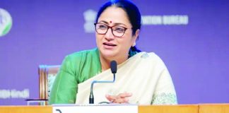 80वें स्वतंत्रता दिवस पर CM रेखा गुप्ता ने फहराया तिरंगा, बोलीं- स्वतंत्रता अधिकार ही नहीं, राष्ट्र निर्माण का दायित्व CM रेखा गुप्ता