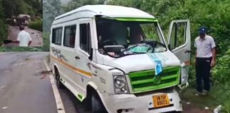 कोटद्वार रेंज NH-534 पर हाथियों के झुंड का कहर…टेंपो ट्रैवलर समेत कई वाहन क्षतिग्रस्त, ढाई घंटे तक हाईवे पर रहा जाम Uttarakhand