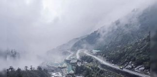 नेपाल में कुदरत का कहर! कैलाश मानसरोवर यात्रा पर निकले 400 श्रद्धालु लापता Kailash Mansarovar
