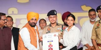 पंजाब के 1,746 और युवाओं को पुलिस में मिली सरकारी नौकरी, मुख्यमंत्री भगवंत सिंह मान ने सौंपे नियुक्ति पत्र मुख्यमंत्री भगवंत सिंह मान