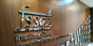FSSAI का बड़ा एक्शन, सेवन सीज हॉस्पिटैलिटी का लाइसेंस सस्पेंड, किचन में 74 किलो सड़ी खाद्य सामग्री मिली