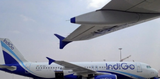 श्रीनगर एयरपोर्ट पर पोल से भिड़ा IndiGo विमान, टेकऑफ से पहले टला बड़ा हादसा IndiGo