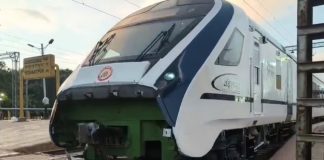 पटरी पर दौड़ी 16 कोच वाली Vande Bharat, कर्नाटक में हुआ सफेद-नीली ट्रेन का ट्रायल रन Vande Bharat