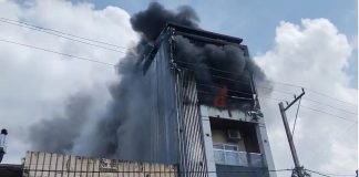 सतना में हाईराइज बिल्डिंग बनी आग का गोला, 3 बच्चों को बचाया, 2 महिलाओं की तलाश जारी Satna