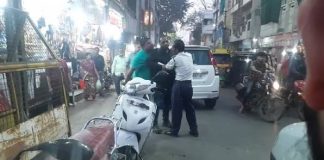 उज्जैन में शाही मस्जिद के पास बवाल, पथराव के बाद दागे गए आंसू गैस के गोले, 2500 जवानों ने संभाला मोर्चा Ujjain Shahi Masjid