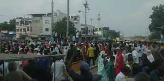 उज्जैन में शाही मस्जिद विवाद पर फिर पथराव, पुलिस ने लाठीचार्ज 10 लोगों के खिलाफ FIR दर्ज उज्जैन