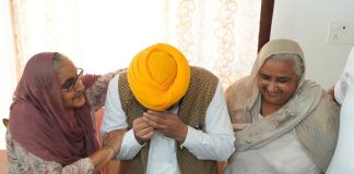 CM मान ने धूरी से घर-घर जाकर शुरू की चुनाव प्रचार की मुहिम, ‘मान दा मुनाफा’ को प्रचार का बनाया केंद्र CM मान