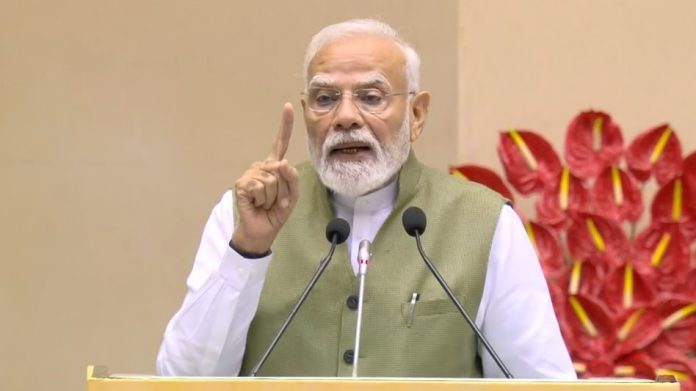 PM मोदी