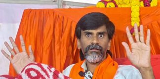 महाराष्ट्र में सियासी घमासान, मनोज जरांगे के नाम पर 500 करोड़ रुपये का दावा, CM फडणवीस ने दिए SIT जांच के आदेश CM फडणवीस