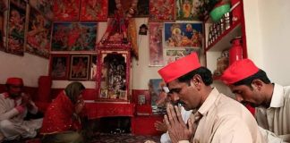 पाकिस्तान में हि्दुओं की आबादी 14.6 से घटकर 1.7 फीसदी, रिपोर्ट में हुआ बड़ा खुलासा