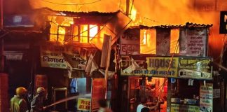 मुरादाबाद में दो गेस्ट हाउस में लगी भीषण आग, 21 लोगों ने भागकर बचाई जान Moradabad guest house