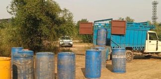 रेवाड़ी में तेल चोरी के ठिकाने पर CIA की रेड, ड्रमों में भरा पेट्रोल-थिनर बरामद Rewari